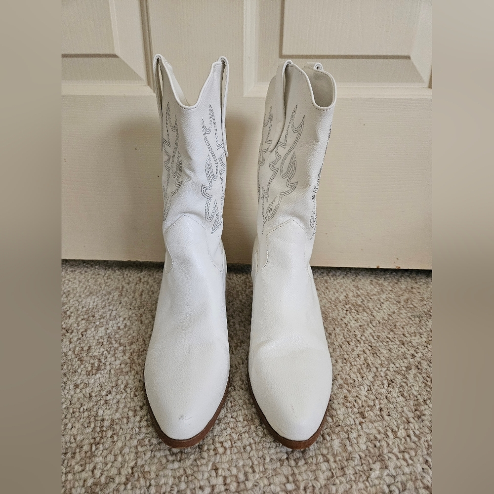 White Western-Style Women's Boots